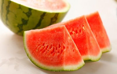 ​夏天吃西瓜有什么好处和坏处 夏天吃西瓜减肥还是增肥