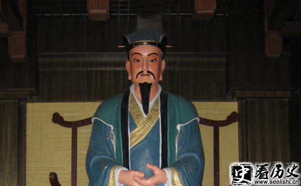诸葛丰塑像