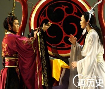 ​煮豆燃萁的主人公是谁，煮豆燃萁说的是谁的故事