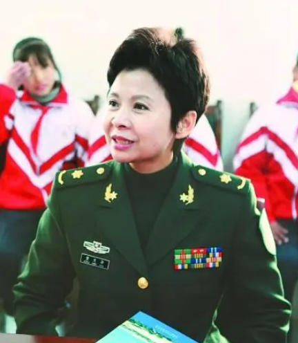 董文华为什么身败名裂(董文华为什么销声匿迹)