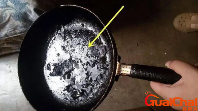 ​锅底烧糊的黑垢如何去除?去除锅底黑垢有哪些小妙招？