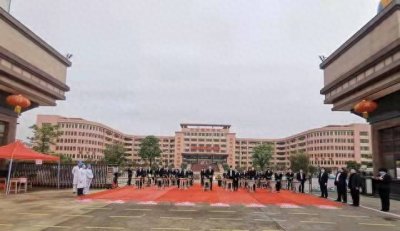 ​为每一个孩子成人、成才、成功奠基-贵港市大将国际学校创自治区示范性普通高中