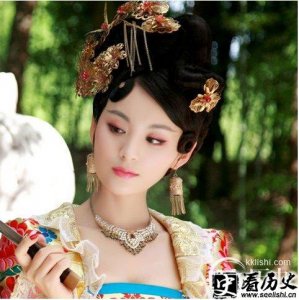 ​汉灵帝刘宏皇后何氏怎么死的：临朝称制引狼入室被逼死