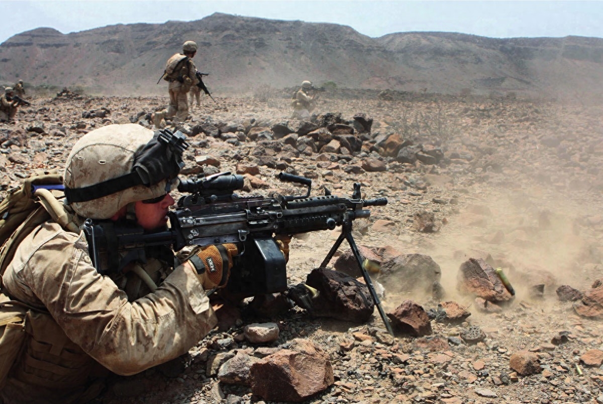 美国海军陆战队制式武器——M249机枪
