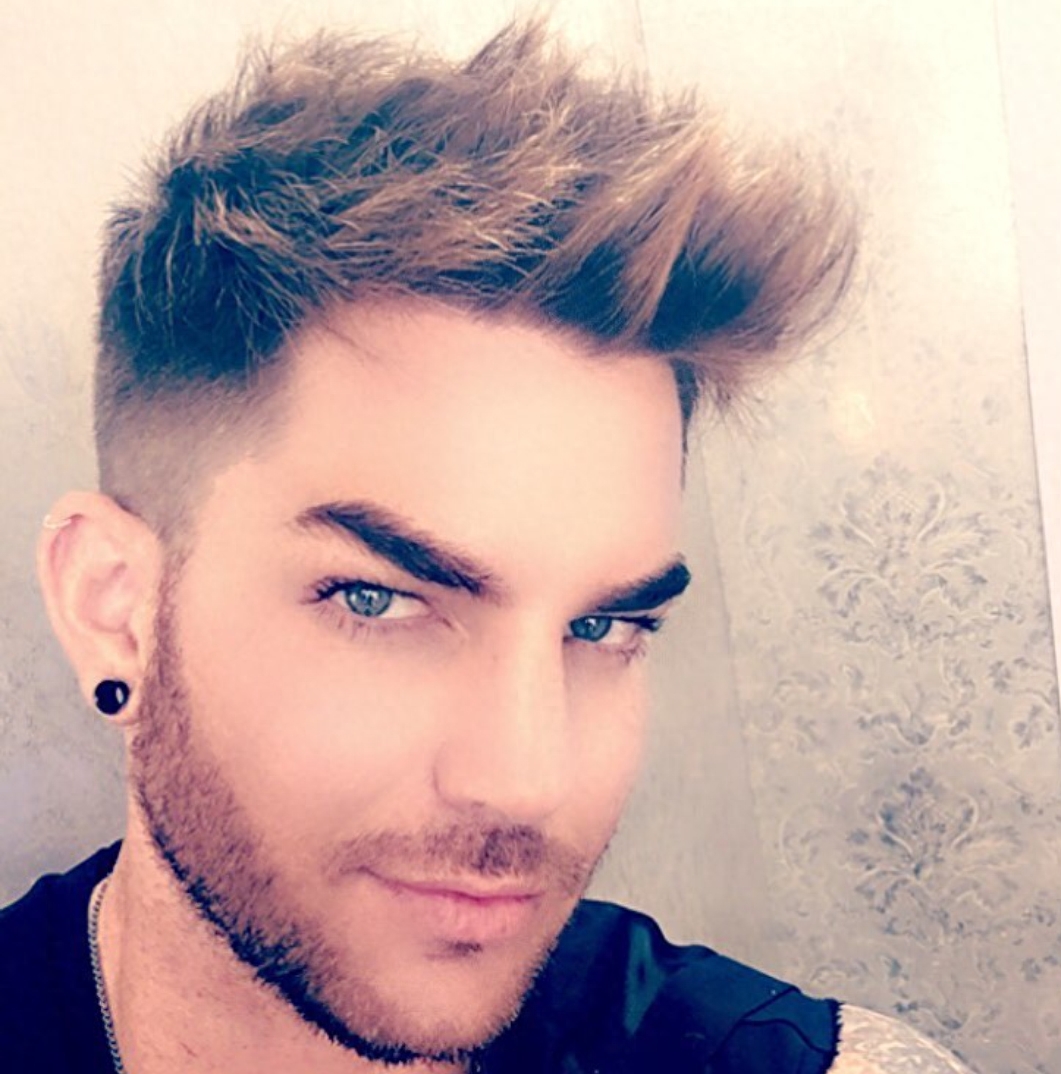 美国偶像中公开出柜的男歌手亚当兰伯特Adam Lambert