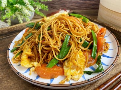 ​炒面的制作方法家庭版：教你2个妙招，不坨不粘锅