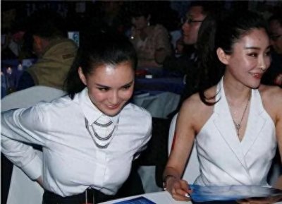 ​莫小奇：内地的雅典娜女神，身材颜值都是顶配