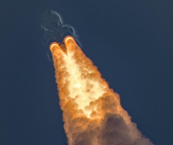 ​引力一号海上首飞成功，大推力、低成本将是固体火箭商业化前提