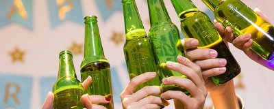 ​怎么区分工业啤酒和精酿 工业啤酒与精酿啤酒哪个好喝