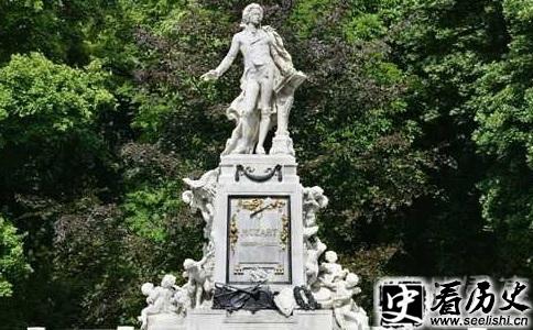 莫扎特雕像
