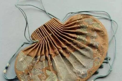古代女性不背包男性背包?