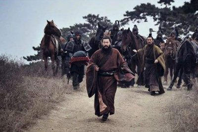 ​曹操早年起家兵力匮乏,为何还能击败百万黄巾军?