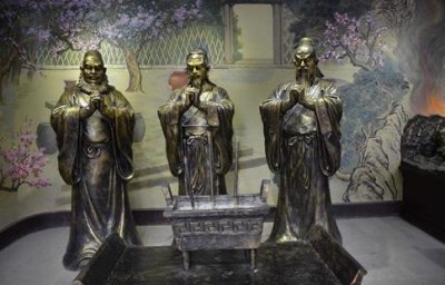 ​关羽和张飞单挑谁更强?