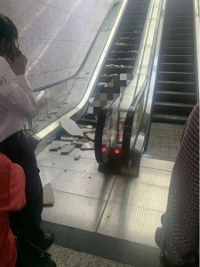 ​重庆一地铁站石砖脱落砸中孕妇