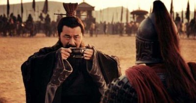 ​曹操年轻时得罪了权贵，为何还能升官呢？