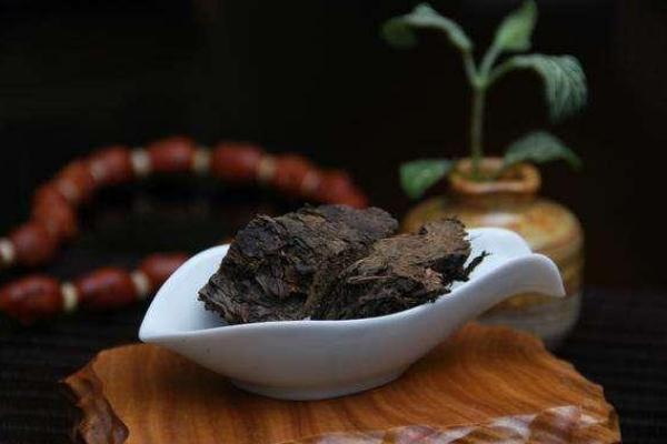 黑茶要煮着喝吗 黑茶为什么要洗三次 黑茶要煮着喝吗 黑茶为什么要洗三次
