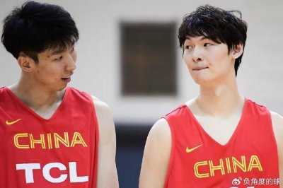​不是李凯尔！不是周琦！中国男篮新队长浮现，26岁MVP中流砥柱
