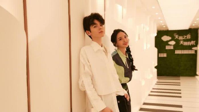 《歌手》18岁美少年小K有多爱中华文化?二胡中国鼓结束又来古筝