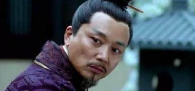​《琅琊榜》谢玉的老婆儿子来给刘奕君过生日，网友直呼：太有爱