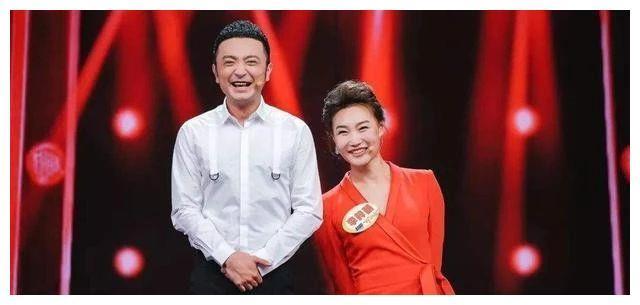 《新闻联播》主持人李梓萌竟是戴假发工作13年,都是为了观众!