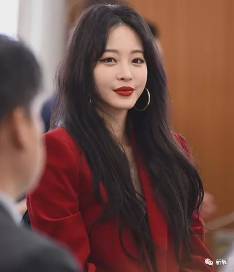 娱乐圈第一代人造美女，因为乱填充翻车了？