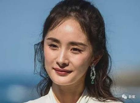 娱乐圈第一代人造美女，因为乱填充翻车了？