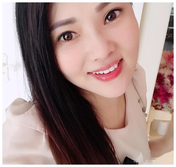 48岁伊能静晒美照,儿子帅气堪比王俊凯