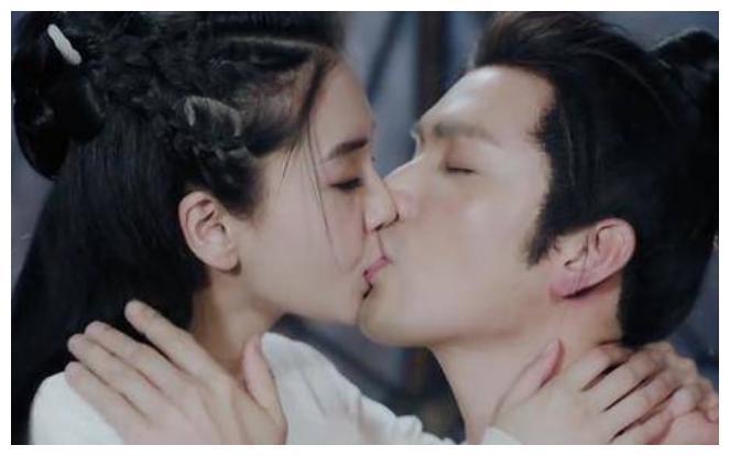 Baby与4大男星亲吻照:前3个黄晓明会吃醋,看到图4笑了