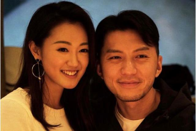 TVB小生袁伟豪明年与女友结婚:我们在排队中,很快了