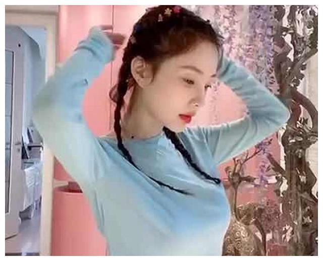 李小璐为何不要二胎?看到她罕见的肚皮照,网友:当妈太不容易