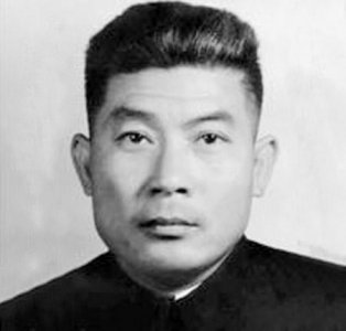 ​他是八路军129师政治部主任，足以授开国上将，却没有军衔
