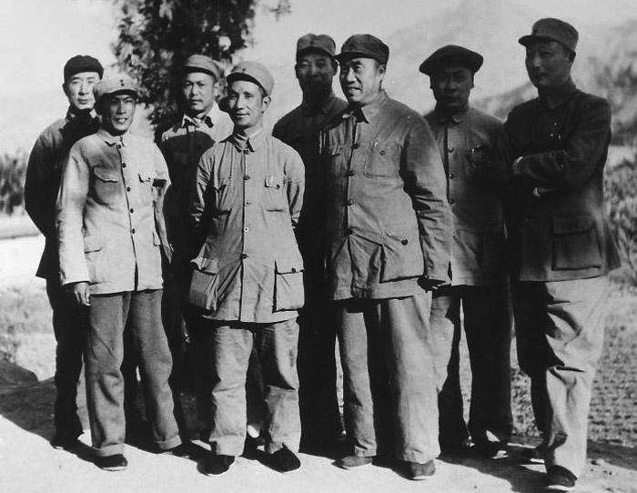 他是八路军129师政治部主任，足以授开国上将，却没有军衔