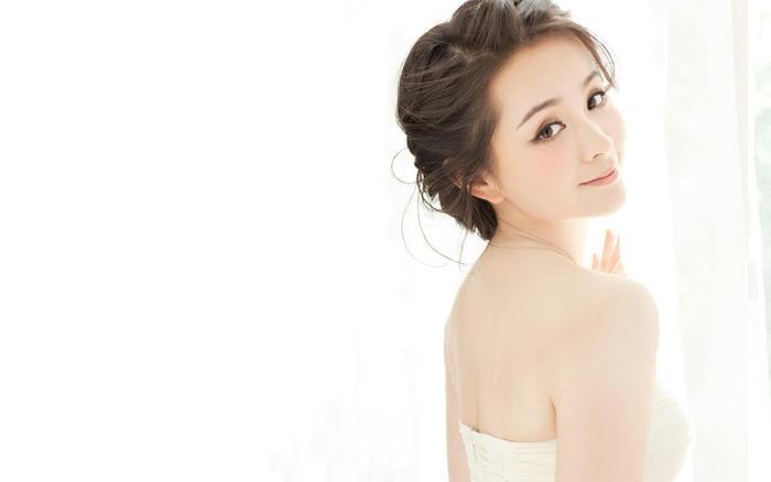 她被骗生子,做了单亲妈妈后复出娱乐圈得豪车,现在狂追马天宇