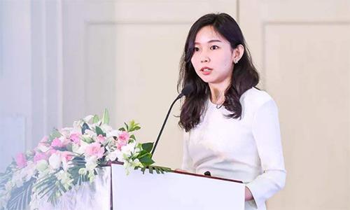 身家300亿的千金，23岁上福布斯，苏宁公子拒绝奶茶妹妹却爱她？