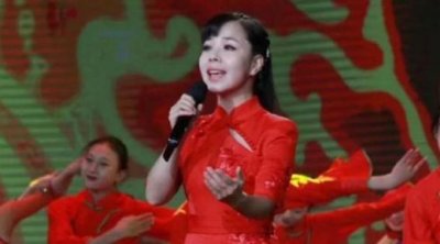 ​当年红遍大江南北的《星光大道》红人陕北王二妮，现状令人羡慕！