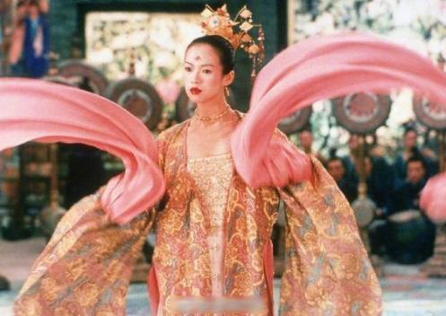 还记得“乡村爱情”中的她吗?离开赵本山后却成为国家一级演员