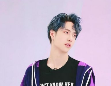 ​当年王一博队友，后参加节目因黑历史太多被批，出道两天打道回府