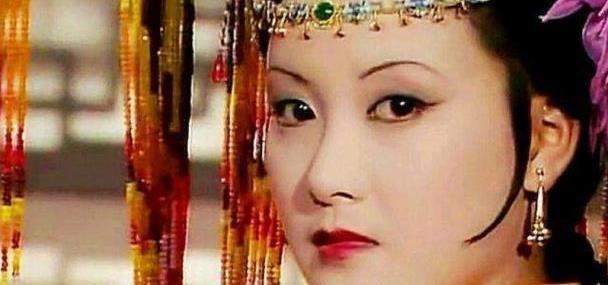 宝钗称呼王熙凤为“风丫头”，真是不懂礼数吗？或是别有隐情