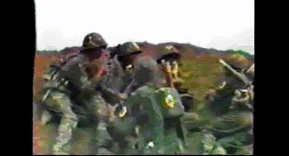 别管我，先救队长！蓝剑B行动，中国第一次直播惨烈的对越反击战