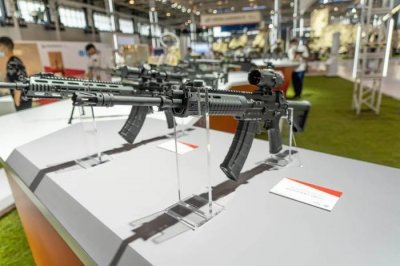 ​珠海“枪展”惊现巴基斯坦准将，国产新枪来一套？｜轻武专栏
