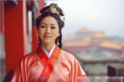 ​身为千金之躯为了活命卖身为奴，不得不说此女让人佩服