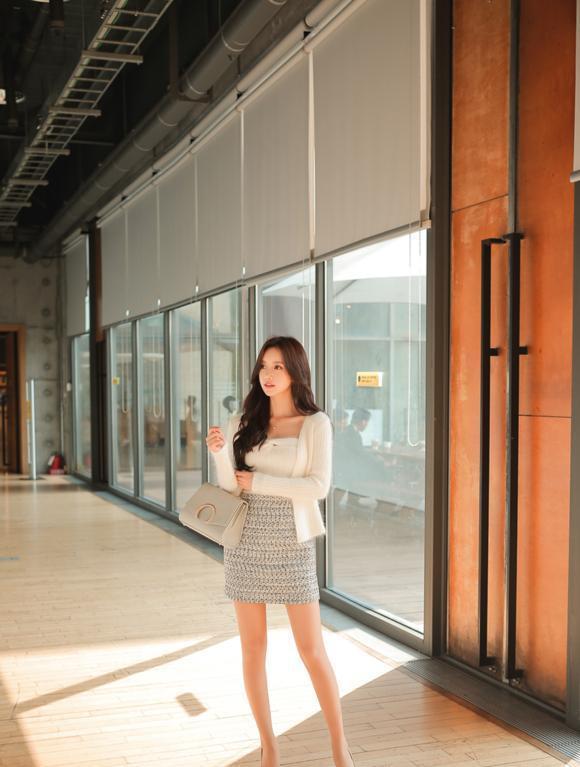 女神孙允珠：娶妻当如孙允珠，貌美身好，比例好。