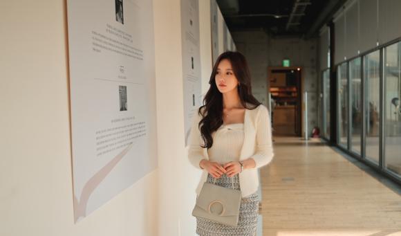 女神孙允珠：娶妻当如孙允珠，貌美身好，比例好。