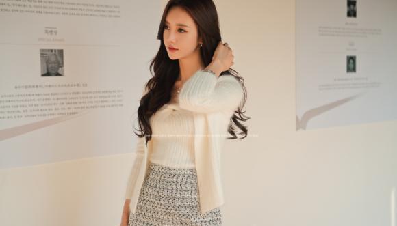 女神孙允珠：娶妻当如孙允珠，貌美身好，比例好。