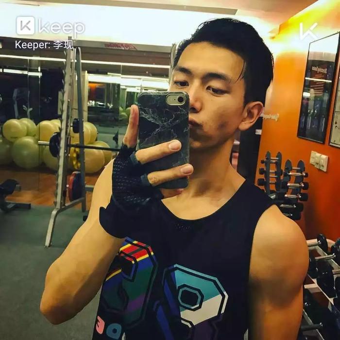 8块腹肌的李现,原来竟是160斤的胖小伙?他的健身教程红了!