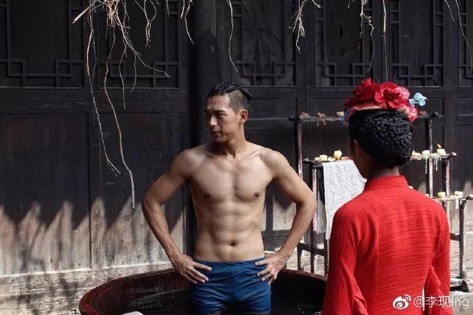 8块腹肌的李现,原来竟是160斤的胖小伙?他的健身教程红了!