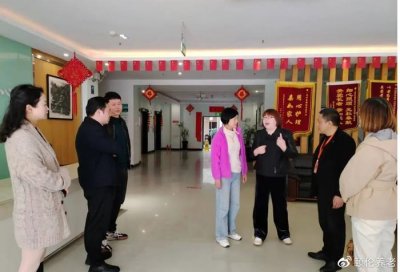 ​北大护理学院副教授、硕士生导师谢红一行赴夹江县颐伦养老中心调研