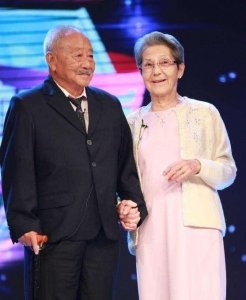 ​黄秀雪：老公为责任舍弃法国爱人,她去世后老公再婚创爱情神话