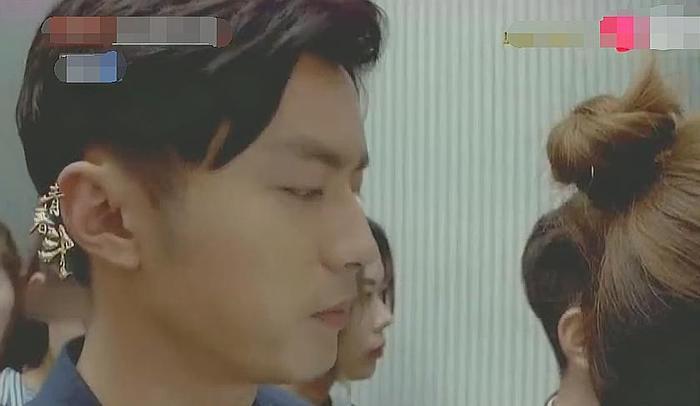 赵聪向真再重逢直言分手,可他一句话还是暴露内心,香葱CP太虐