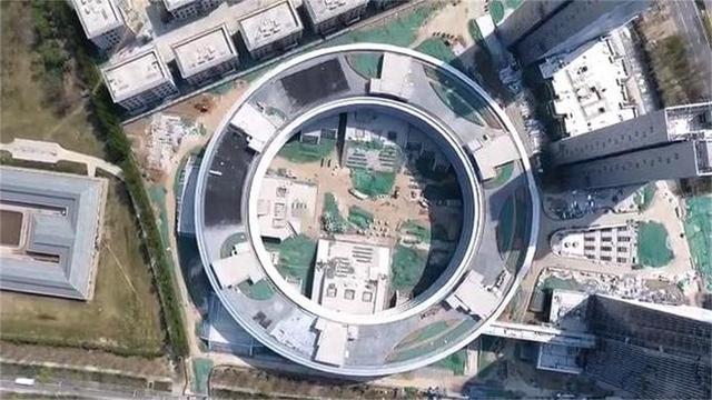 360新总部大楼坐落天津,因外形相似苹果公司,被网友大肆吐槽